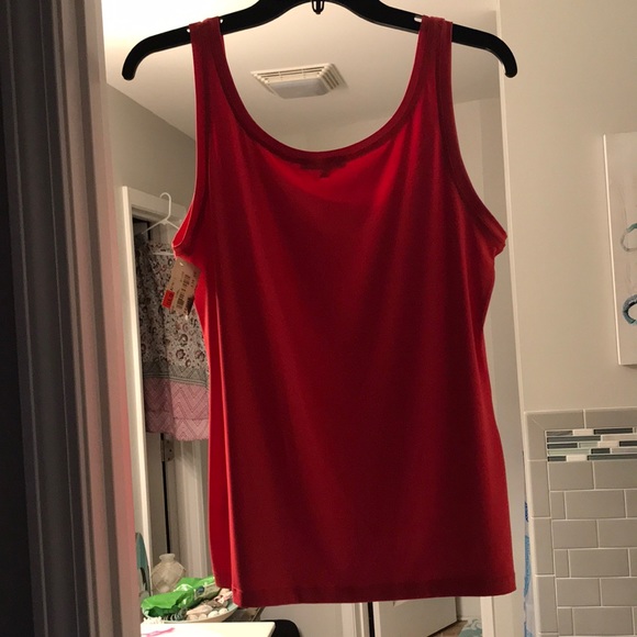 Tops - 🎉Renuar Soft Tank Medium NWT